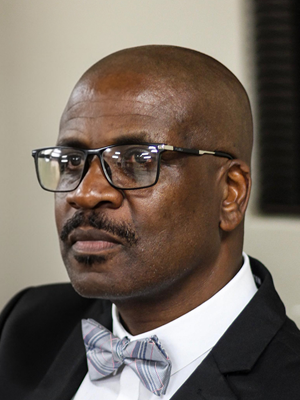 Jim Molautsi 